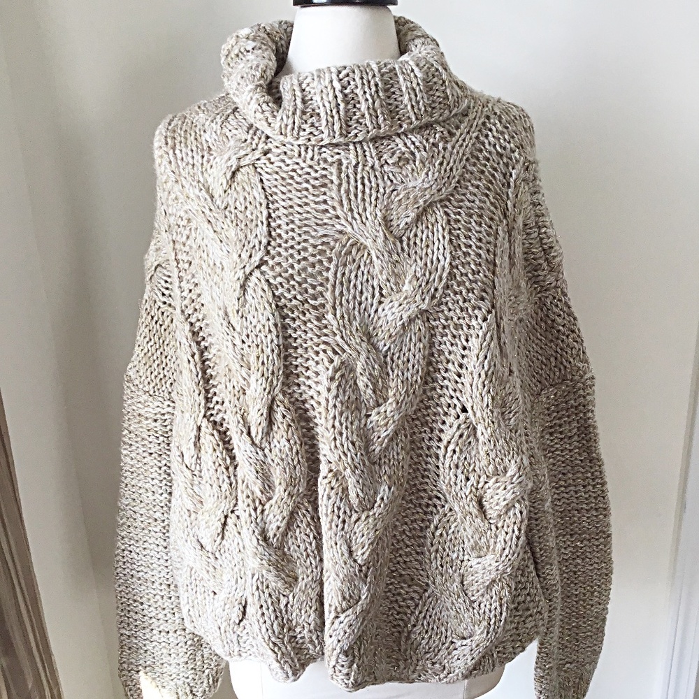 Evereve Moon River NWT Gold Metallic Sweater